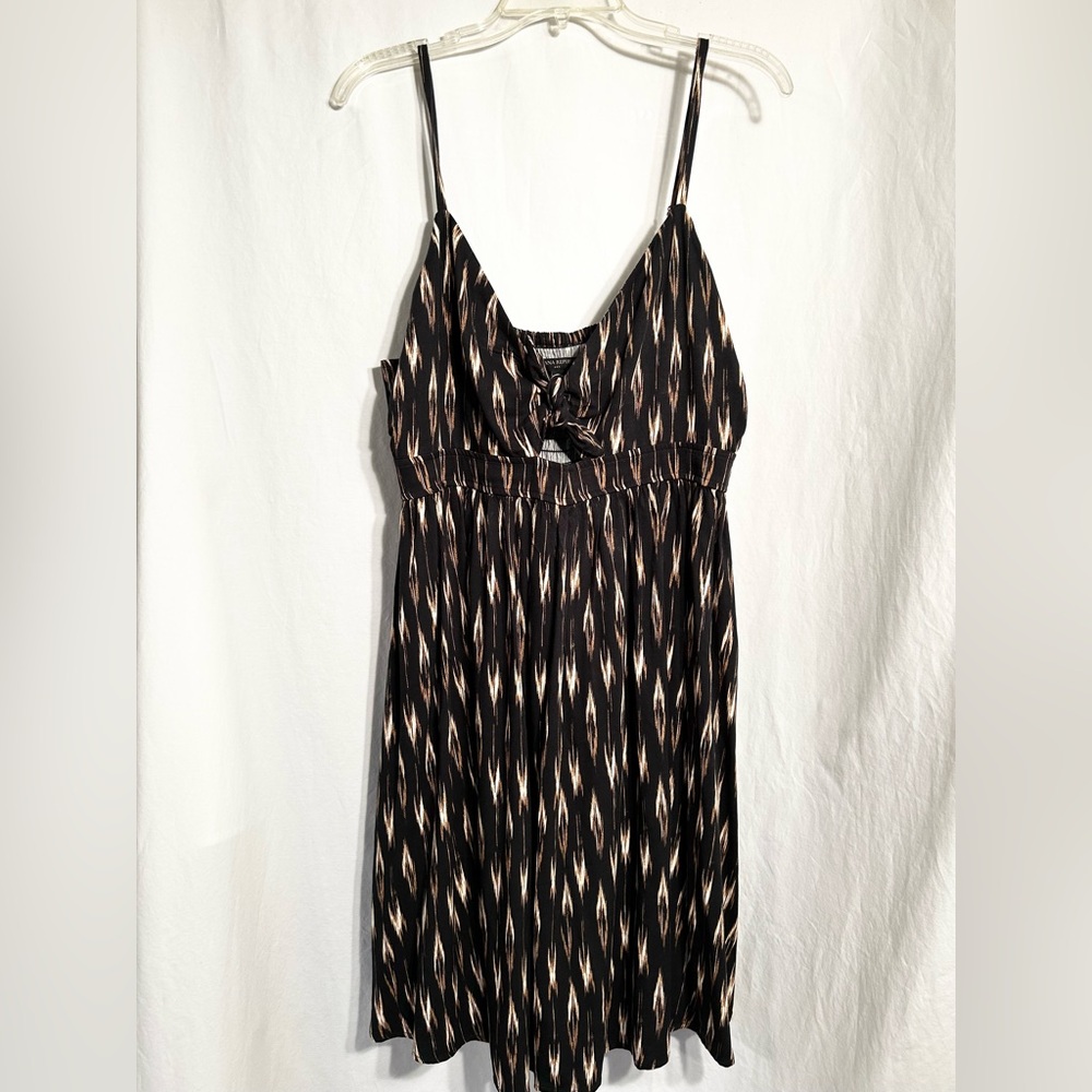 WOMENS LARGE BLACK MULTI PRINT TIE FRONT SHIRRED BACK ADJUSTABLE STRAP DRESS - Picture 3 of 10